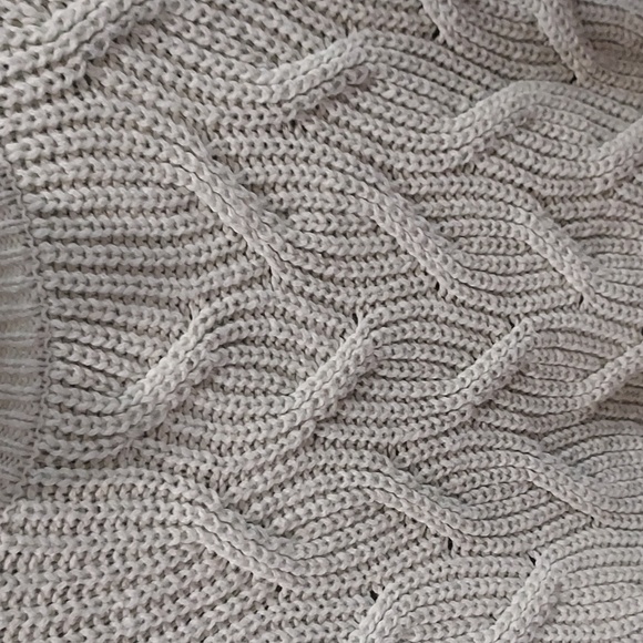 Comfy Cool Mint Green Mock Turtleneck with Wavey Crossing Pattern Size Medium - Picture 2 of 9